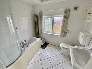 Bathroom/WC- click for photo gallery
